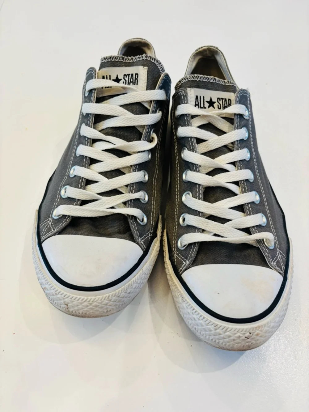 Converse Low Top Sneakers in Charcoal Gray with White Accents Mens size 11 - Picture 5 of 10